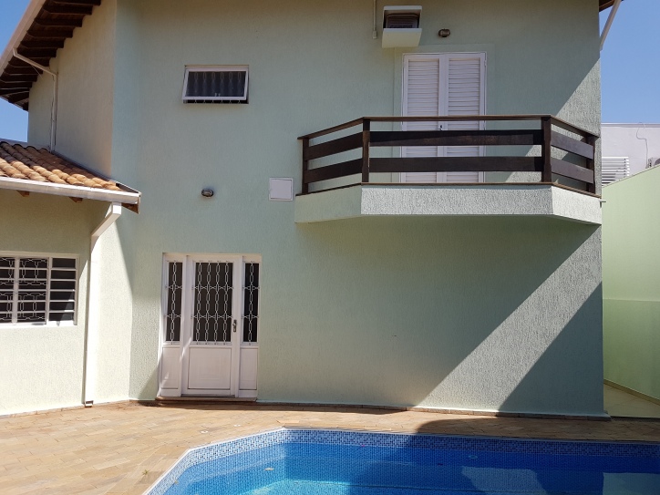 Casa à venda e aluguel com 3 quartos, 360m² - Foto 1