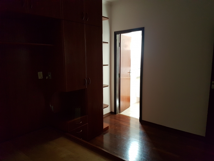 Casa à venda e aluguel com 3 quartos, 360m² - Foto 34