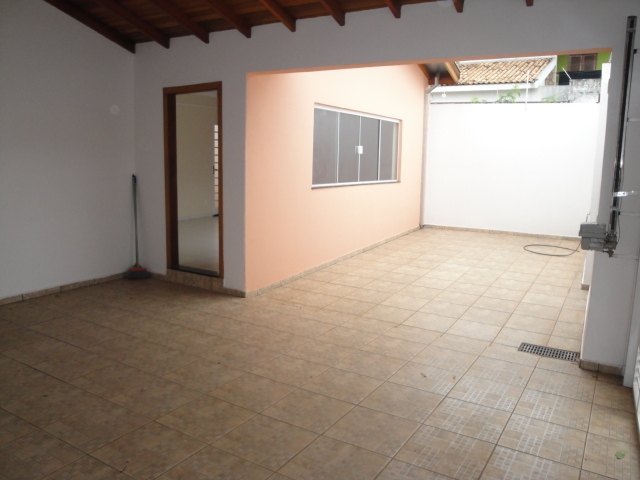 Casa à venda com 3 quartos, 200m² - Foto 1