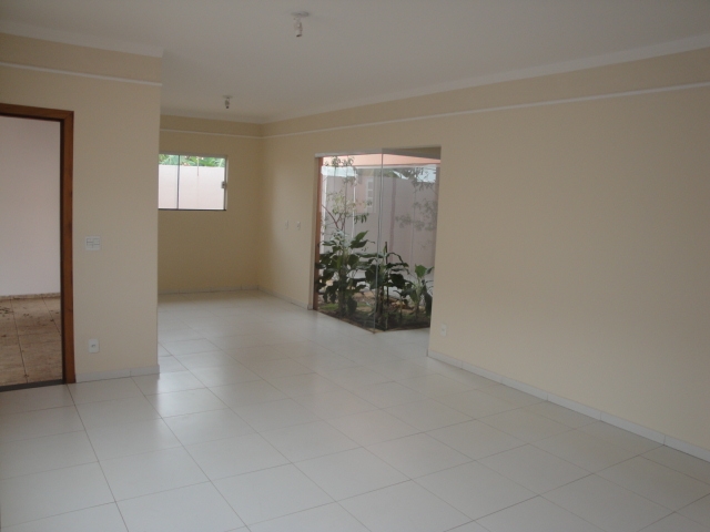 Casa à venda com 3 quartos, 200m² - Foto 3