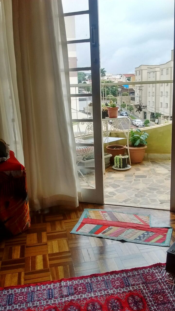 Apartamento à venda com 2 quartos, 66m² - Foto 2