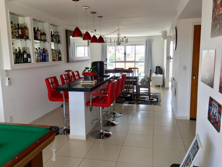 Apartamento à venda com 4 quartos, 240m² - Foto 1