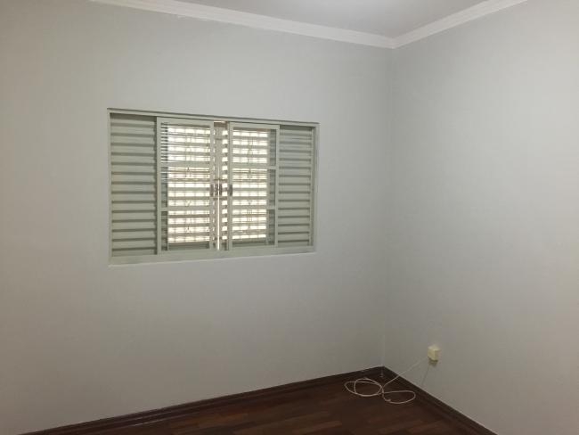 Casa à venda com 3 quartos, 100m² - Foto 3